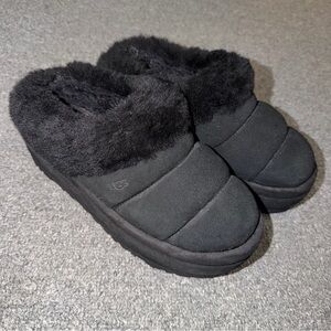 UGG Tazzlita Slippers in black